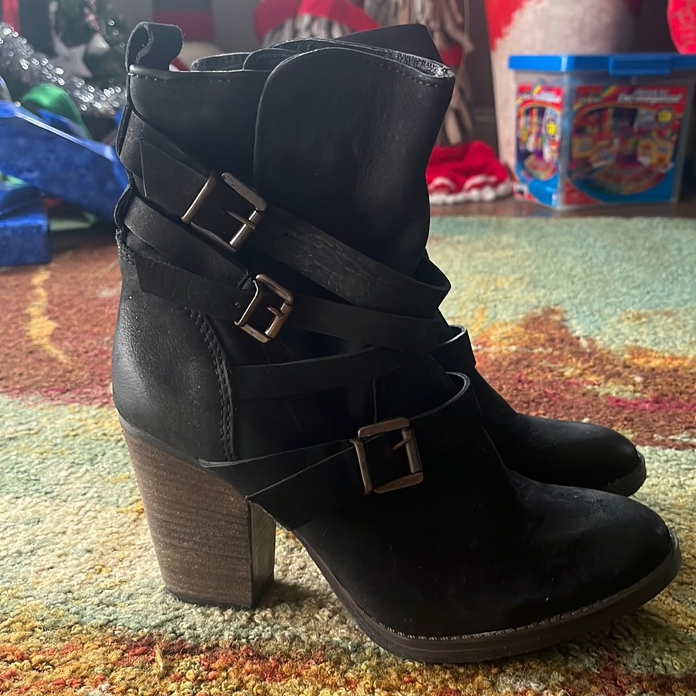 Woman’s shoes